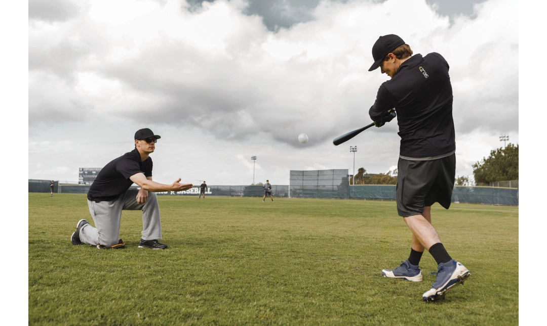 SKLZ CONTACT BALL XL 20OZ WHITE 3 SKLZ CONTACT BALL XL 20OZ WHITE - Image 3